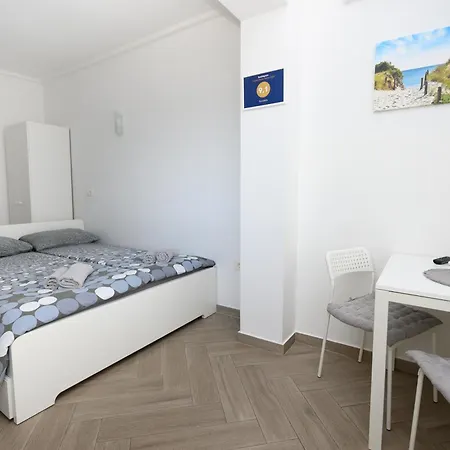 Apartman Amare *